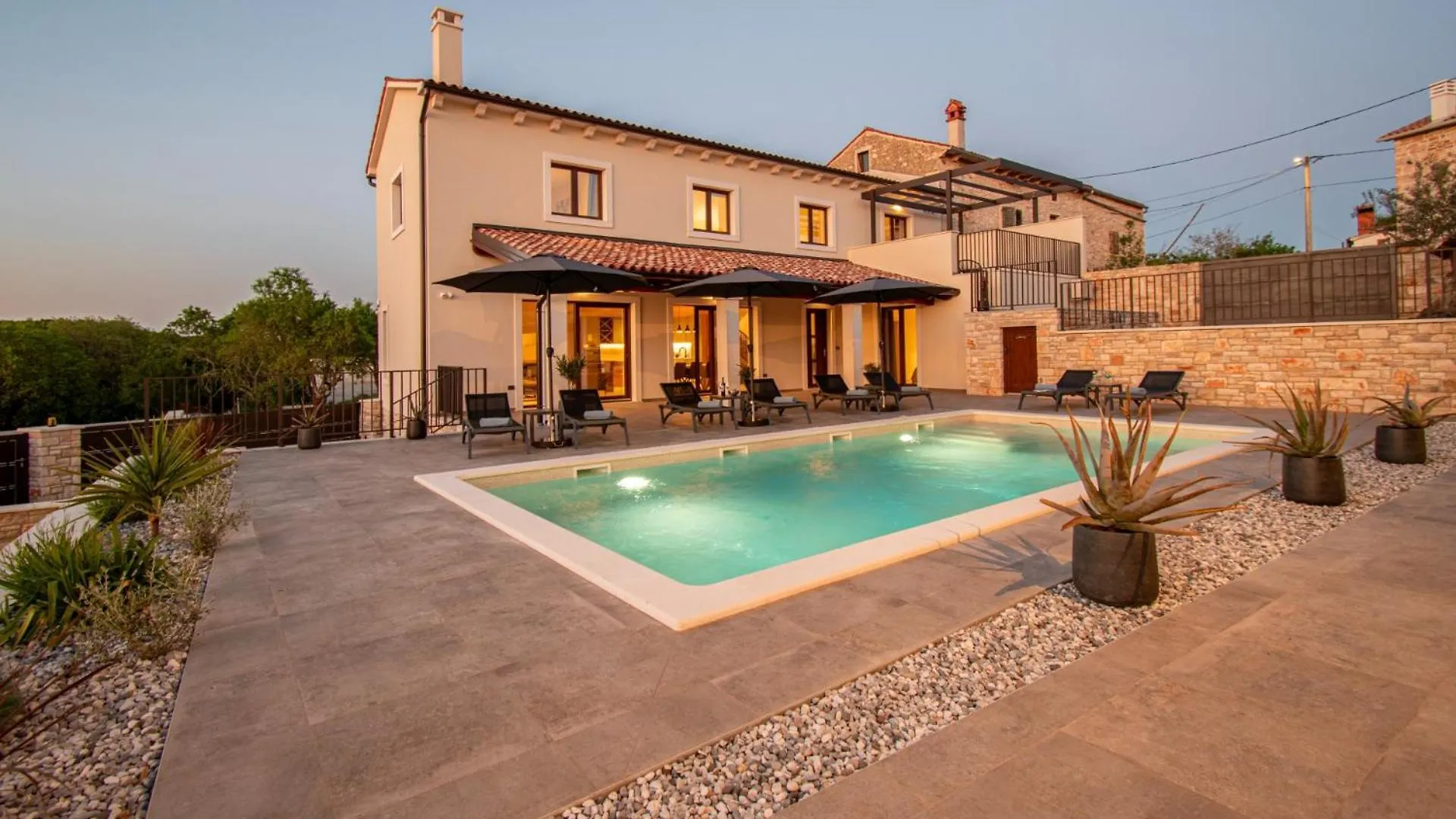 Modern Istrian Villa Sirola Valtura