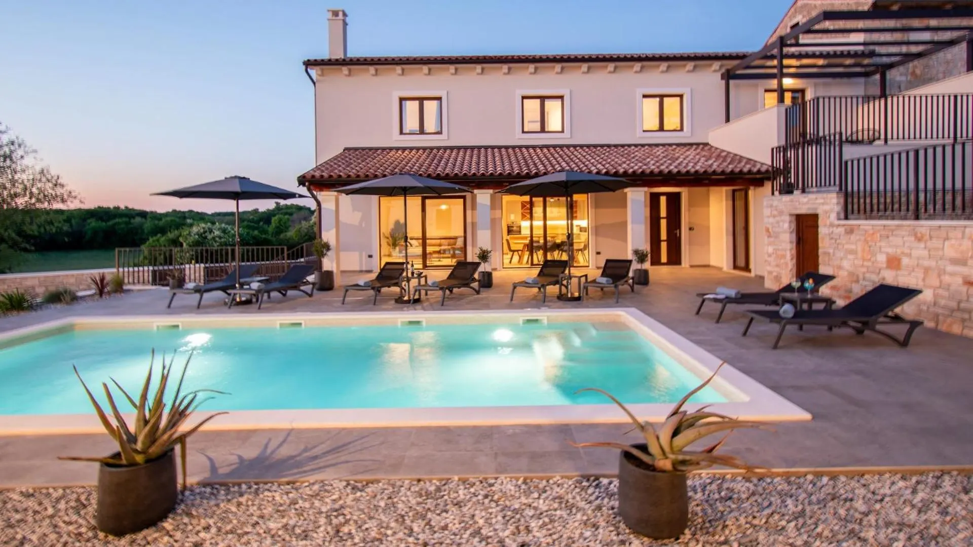 Modern Istrian Villa Sirola Valtura
