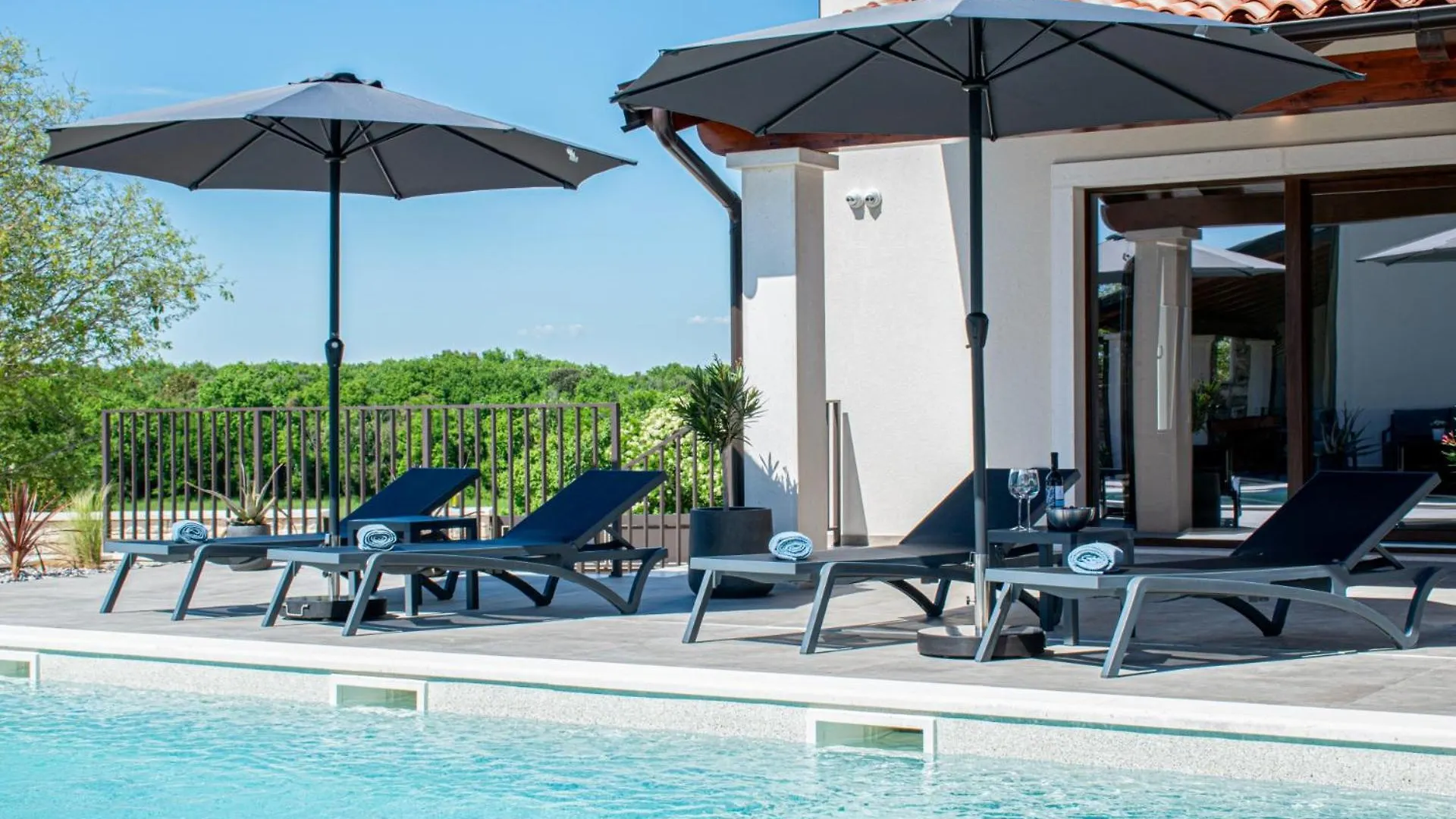 Modern Istrian Villa Sirola Valtura