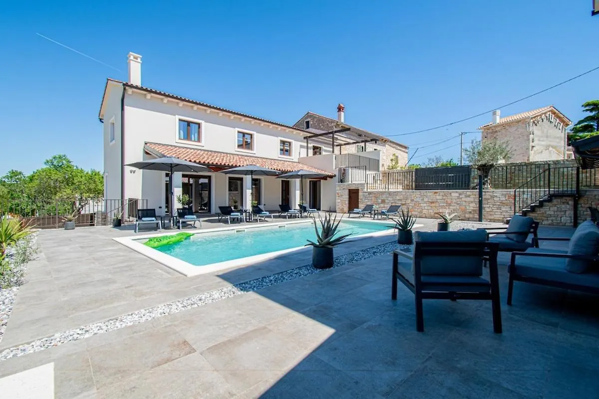 Modern Istrian Villa Sirola Valtura