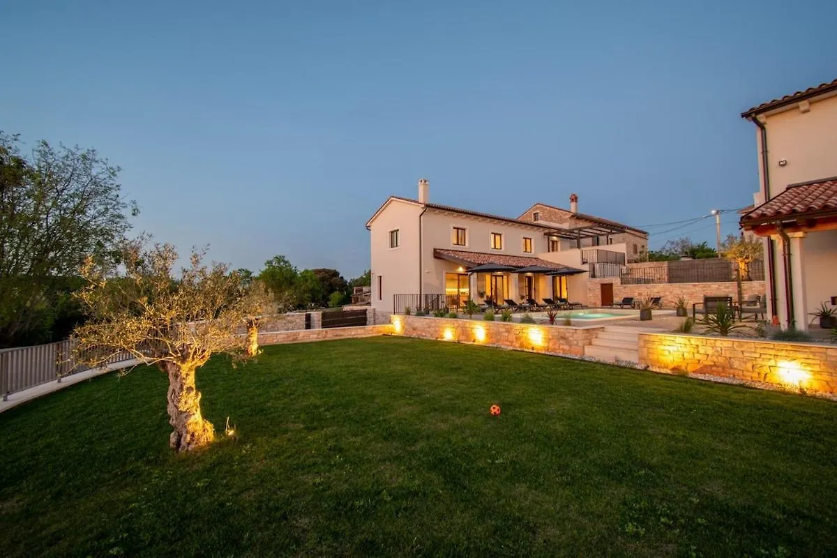 Modern Istrian Villa Sirola Valtura